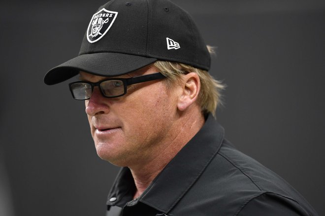 Jon Gruden (na fotografiji) pred tekmo s Chicagom v Las Vegasu. FOTO: Chris Unger/AFP