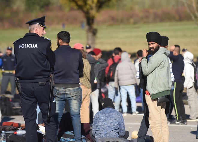 Hrvaška policija je že nekaj let deležna resnih obtožb zaradi nezakonitega nasilnega vračanja migrantov čez mejo. FOTO: Robert Fajt/Cropix