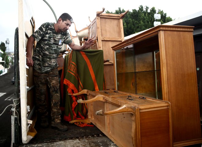 Od začetka izbruha je moralo domove zapustiti več kot 6000 ljudi. FOTO: Sergio Perez/Reuters