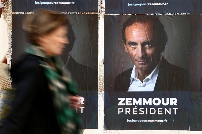 Radikalnemu Éricu Zemmourju kaže iz tedna v teden bolje. Foto Sarah Meyssonnier/Reuters

