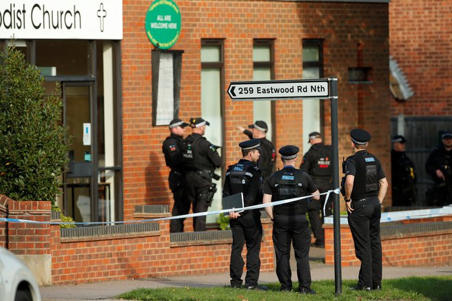 Prizorišče atentata v kraju Leigh-on-Sea. David Amess se je z volivci iz svojega vililnega okrožja srečeval vsak prvi in tretji petek v mesecu. FOTO: Andrew Couldridge/Reuters
