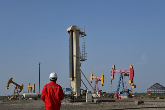 Ponudba nafte ne raste tako hitro kot povpraševanje. FOTO: Reuters
