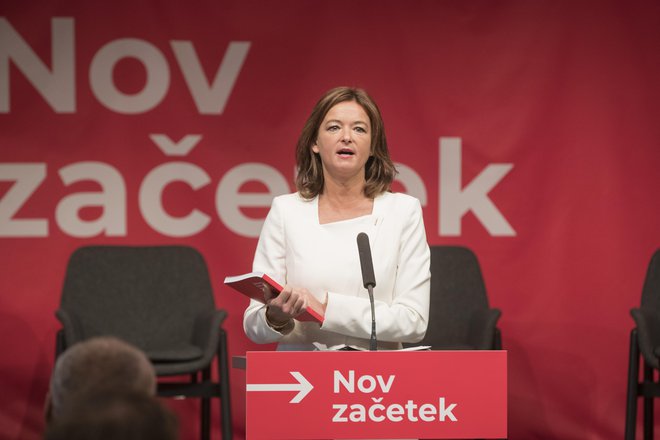 Predsednica SD Tanja Fajon trdi, da so z nastajajočim programom pripravljeni na volitve. FOTO: Jure Eržen/Delo
