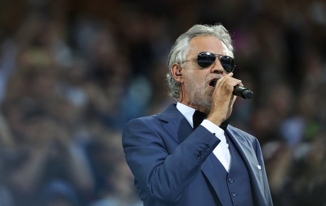 Andrea Bocelli je do zdaj prodal že več kot 90 milijon albumov in ima celo svojo zvezdo na Hollywoodski aleji slavnih. FOTO: Carl Recine/Reuters
