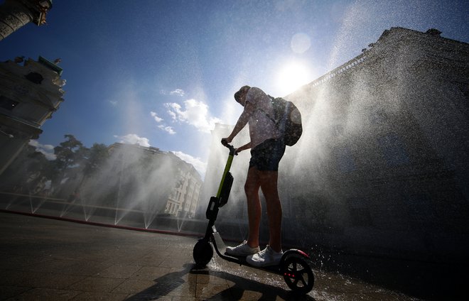 Letos poleti so nekatere evropske države doživele rekordne temperature in več hudih vročinskih valov. FOTO: Lisi Niesner/Reuters
