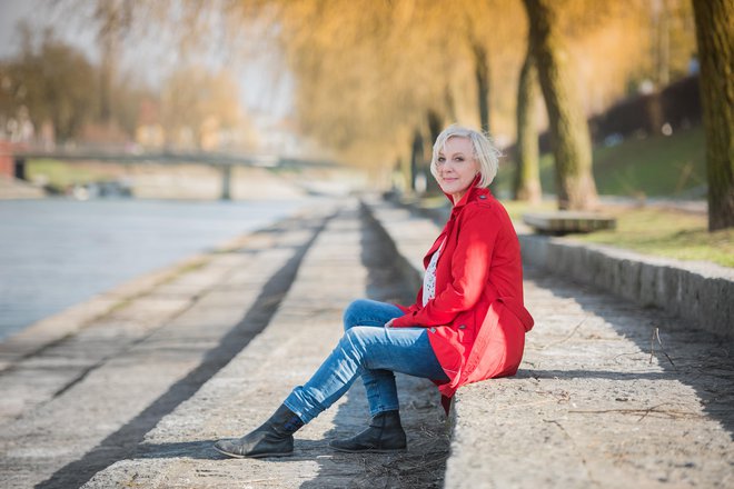 &raquo;Ko sobivamo z živalmi, se lahko ogromno naučimo tudi o sebi in svojih odnosih do drugih ljudi,&laquo; pravi Meta Ornik. FOTO: Mankica Kranjec
