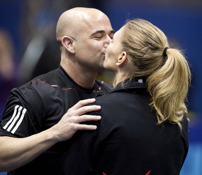Tudi po dvajsetih letih sta Andre Agassi in Steffi Graf srečna v zakonskem stanu. FOTO: Joshua Roberts/Reuters
