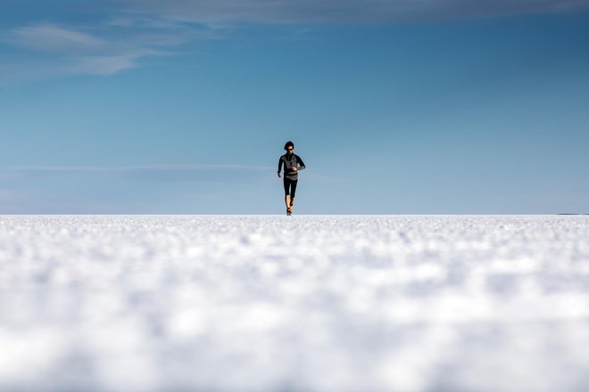 Avtorjev tek po Salar de Uyuniju v Boliviji, največjem slanišču&nbsp;na svetu. FOTO:&nbsp;Matjaž Krivic
