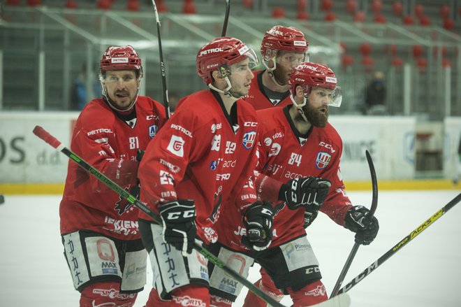 Jeseničani so odprli turnir v Franciji s porazom. FOTO: Jure Eržen
