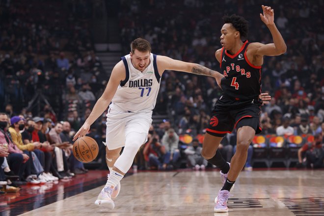 Luka Dončić hitro prihaja v vrhunsko formo. FOTO: Cole Burston/AFP
