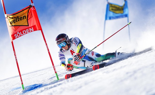 Žan Kranjec je upravičil optimizem pred uvodno tekmo svetovnega pokala. FOTO: Matej Družnik/Delo
