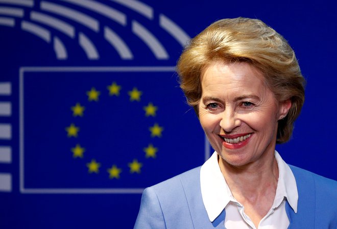 Komisija, ki jo vodi Ursula von der Leyen, želi nova pravila uporabiti leta 2023. FOTO: François Lenoir/Reuters
