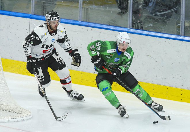 Hokejisti SŽ Olimpije ostajajo daleč najprijetnejše presenečenje nove sezone lige ICEHL. FOTO: Jože Suhadolnik/Delo
