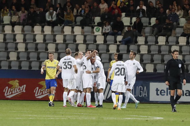 Korak za korakom se Olimpija v 1. SNL približuje vrhu lestvice FOTO: Leon Vidic/Delo
