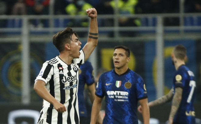 Paulo Dybala proslavlja gol za remi. FOTO: Alessandro Garofalo/Reuters
