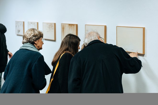 Starejši obiskovalci znanje povežejo z izkušnjami. Foto Sara Rezar
