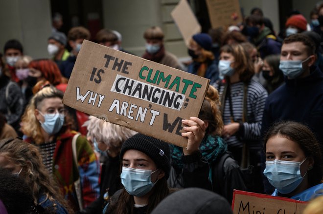 Vsi prebivalci lahko prispevajo k podnebnemu boju, menijo v gibanju Mladi za podnebno pravičnost. FOTO:&nbsp;Fabrice Coffrini/AFP
