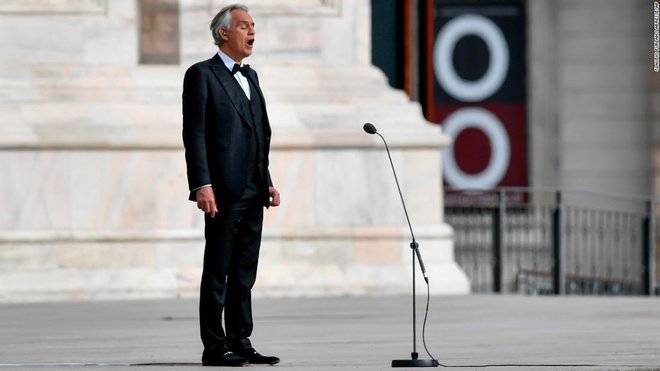 &raquo;Skratka, obeta se večer, poln glasbe, veselja in lepote,&laquo; obljublja&nbsp;&nbsp;Andrea Bocelli.&nbsp;Foto Claudio Furlan
