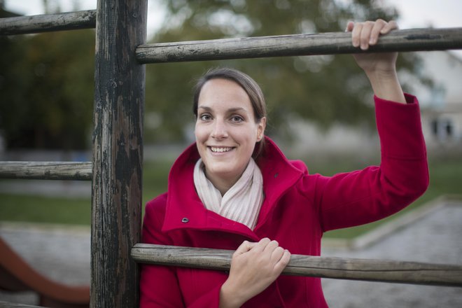 &raquo;Na neki način te rak vedno spremlja nekje v ozadju. Vsak mora najti način, kako se s tem spoprijeti,&laquo; pravi Špela Dolenc, ki dela na ljubljanski pediatrični kliniki. FOTO:&nbsp;Jure Eržen
