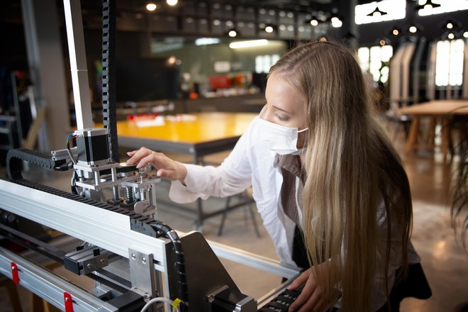 V preobrazbo je treba zajeti vse procese v podjetju, jih povezati in narediti zanke do organizacijskih vrednot in kulture. FOTO: Artist Stockphoto/Shutterstock
