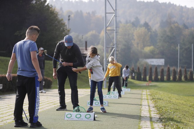 V GK Racman vzgajajo približno 80 mladih golfistov.FOTO: Leon Vidic/Delo
