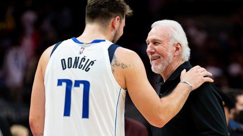 Gregg Popovich uživa v igri mladega slovenska asa. FOTO: Twitter
