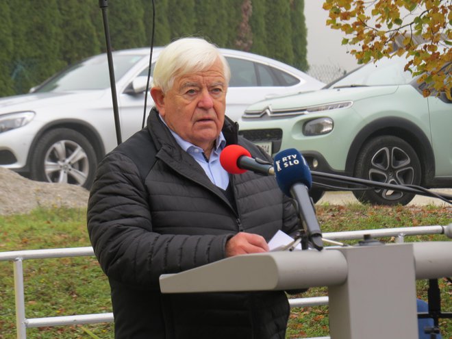Milan Kučan, nekdanji slovenski predsednik, je prepričan, da demokracijo ogroža sedanja vlada. FOTO:&nbsp;Bojan Rajšek/Delo

