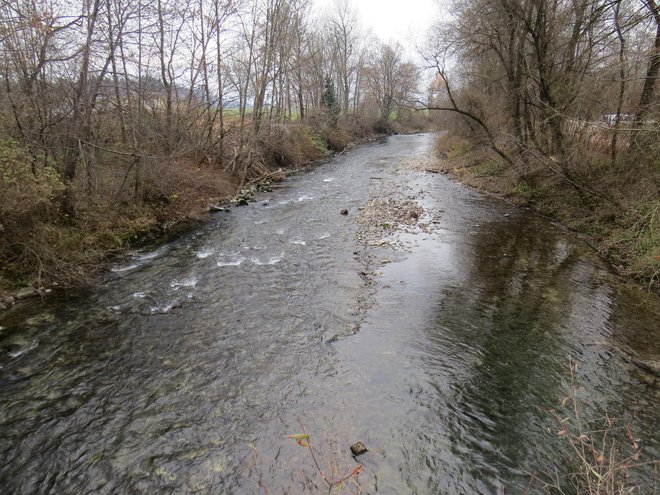 V poplavah na jugozahodu Walesa so v soboto umrli najmanj trije ljudje. Fotografija je simbolična. FOTO: Bojan Rajšek
