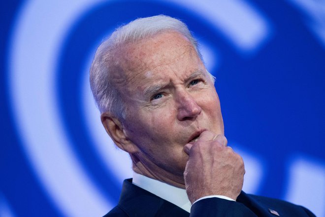 Ameriški predsednik Joe Biden ukrepanje za zaustavitev podnebne krize vidi kot velik potencial za svetovna gospodarstva. FOTO: Brendan Smialowski/Afp
