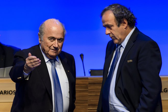 FIFA president Joseph Blatter (L) talks to UEFA president Michel Platini during the 64th FIFA congress on June 11, 2014 in Sao Paulo, on the eve of the opening match of the 2014 FIFA World Cup in Brazil. AFP PHOTO/FABRICE COFFRINI [avtor:COFFRINI FABRICE] Foto Fabrice Coffrini Afp - International News Agency
