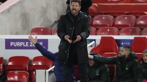 Vselej ognjeviti trener Ateltica Diego Simeone je brez povišanih tonov in obtoževanj sprejel zaslužen poraz na Anfieldu. FOTO: Lee Smith/Reuters
