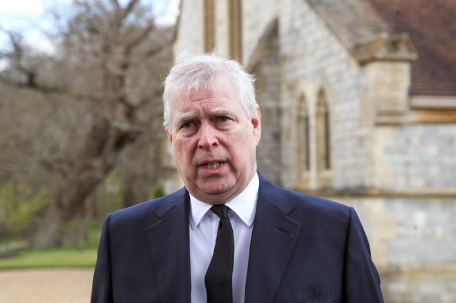 Sodni proces v tožbi proti britanskemu princu Andrewu zaradi spolnega napada na Virginio Giuffre se bo začel proti koncu prihodnjega leta. FOTO: Steve Parsons/AFP
