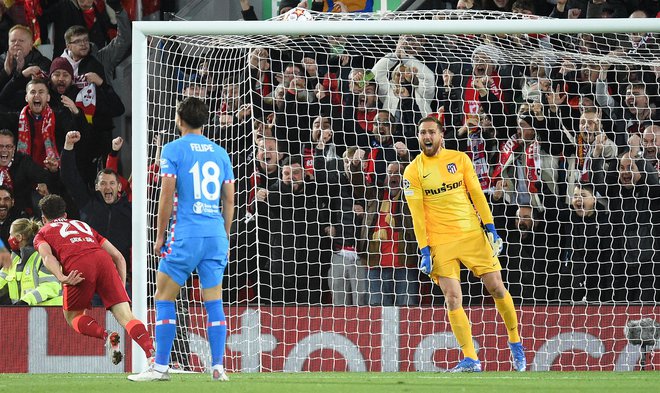 Jan Oblak v tej sezoni še ni povezal več kot dveh tekem z nedotaknjeno mrežo. Tudi v reprezentančnem dresu je njegova mreža mirovala zgolj na obračunih z Malto. FOTO: Oli Scarff/AFP
