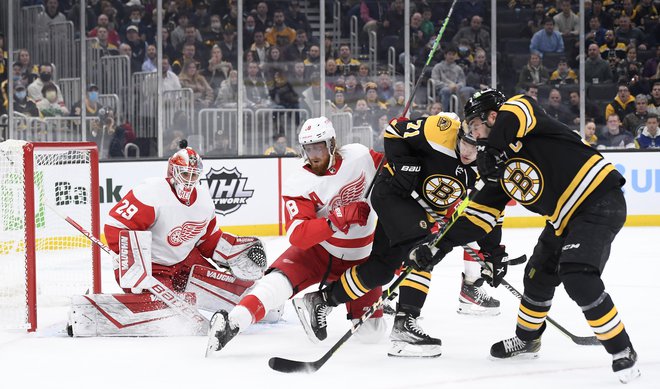 Patrice Bergeron je dosegel štiri gole za Boston proti Detroitu. FOTO: Bob Dechiara/USA&nbsp;Today Sports
