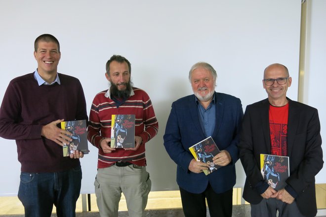 Goran Vojnović, Damijan Stepančič, Janez Bogataj in Uroš Grilc na predstavitvi stripa Pod svobodnim soncem FOTO: Zdenko Matoz/Delo
