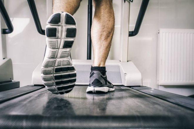 Če začutite bolečine v mišicah dan ali dva po vadbi, boste morda želeli to narediti vsak drugi dan, da se vaše mišice navadijo na napor. FOTO: Shutterstock
