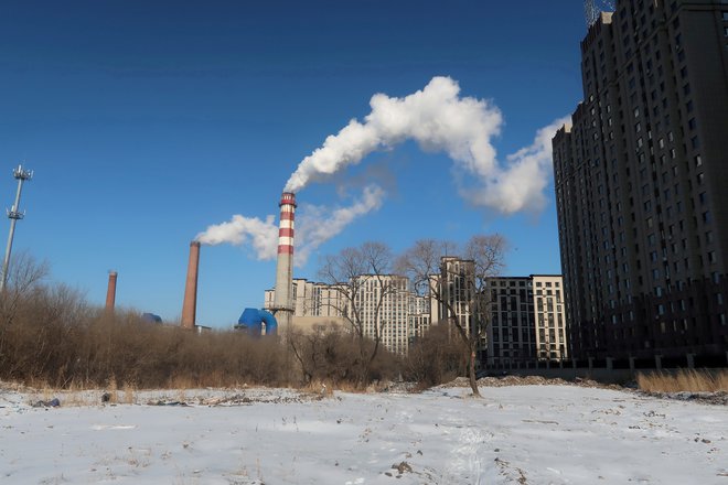 Zaradi zgodnje zime na Kitajskem že kurijo z več premoga, kot so načrtovali. FOTO:&nbsp;Muyu Xu/Reuters
