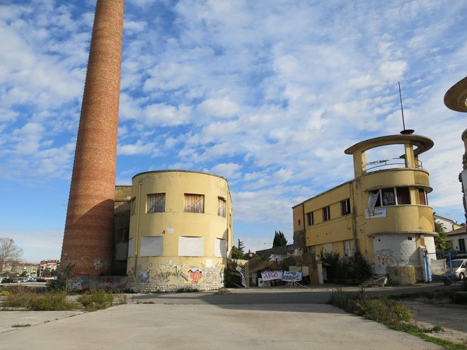 Ni še jasno, ali bo projekt izveden v Izoli, saj civilna iniciativa nasprotuje krovnemu aktu za načrtovanje pozidave v občini. FOTO: Boris Šuligoj
