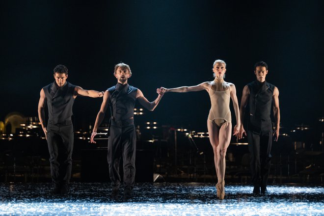 Baletni triptih Strune združuje koreografije treh gostujočih koreografov. Foto Darja Stravs Tisu
