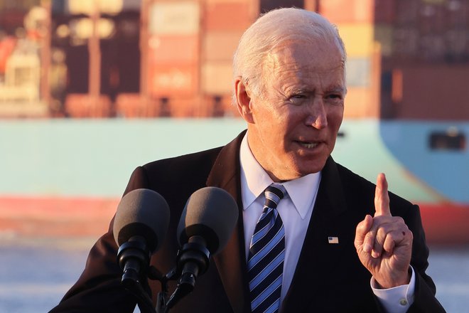 Predsednik Joe Biden mora poslušati očitke zaradi domače migrantske krize. FOTO: Evelyn Hockstein/Reuters
