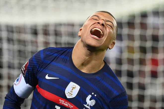 Seveda je Kylian Mbappé v deliriju, ko pa je Kazahstancem štirikrat načel mrežo. FOTO: Franck Fife/AFP
