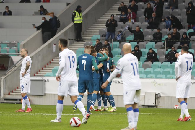 Slovenski nogometaši so se od rezultatsko zelo povprečnega kvalifikacijskega ciklusa poslovili z zmago. FOTO: Leon Vidic/Delo
