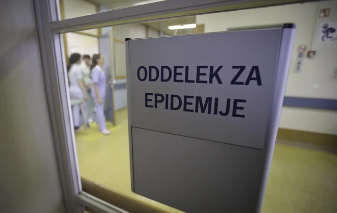 Novi oddelek za epidemije v Bolnišnici Petra Držaja. FOTO: Jože Suhadolnik/Delo
