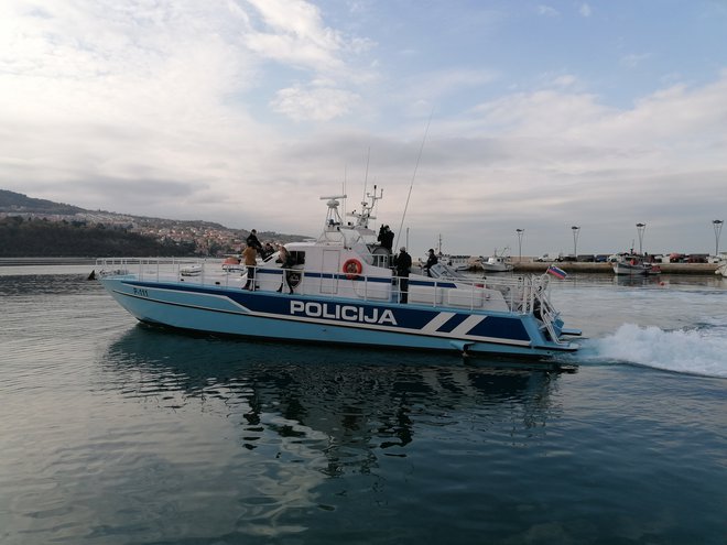 Policijski čoln P-111 se je včeraj uradno poslovil. FOTO: Nataša Čepar/Delo
