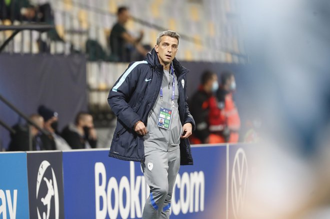 Milenko Ačimović je kot trenerski novinec v letu dni izkusil toliko, kot veliko njegovih kolegov ne bo v celotni karieri. FOTO: Leon Vidic/Delo
