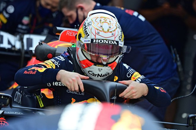 Max Verstappen se trdno oprijema svojih adutov v boju za naslov svetovnega prvaka. FOTO: Andrej Isaković/AFP
