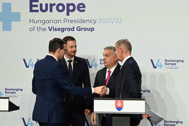 Predsedniki vlad višegrajske četverice: Mateusz Morawiecki, Eduard Heger, Viktor Orbán in Andrej Babiš FOTO: Attila Kisbenedek/AFP
