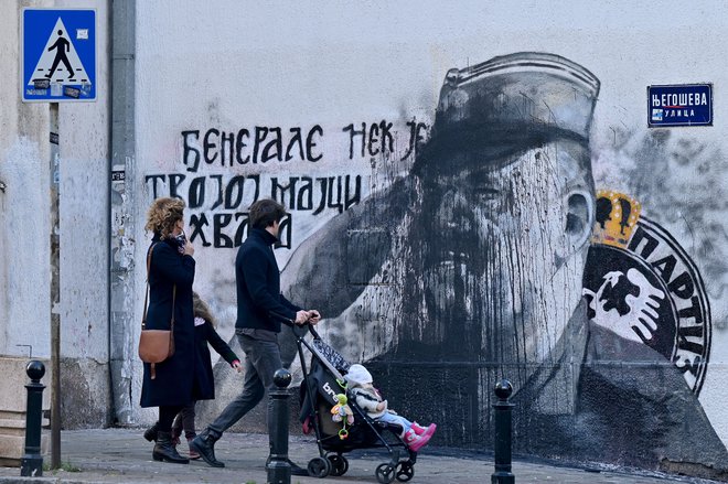 Mural Ratka Mladića v Beogradu. FOTO: Andrej Isaković/AFP
