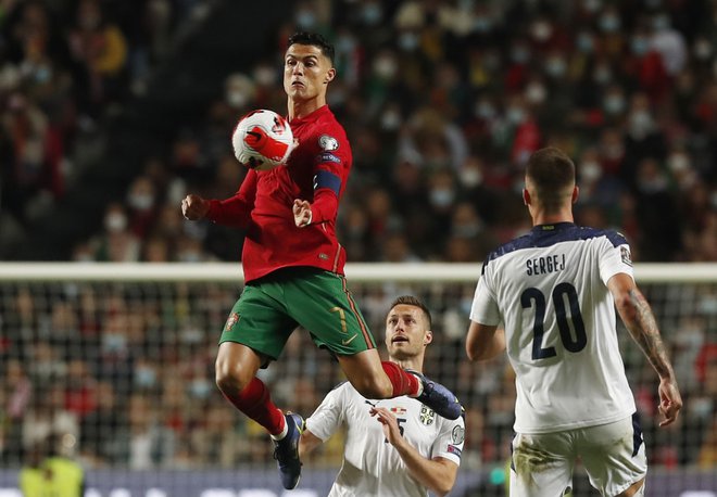 Ronaldo bo moral izločiti evropske prvake iz Italije. FOTO: Pedro Nunes/Reuters
