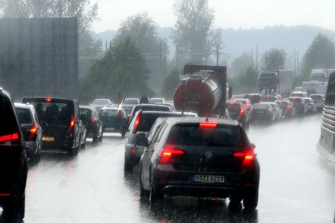 Promet ovirajo nesreče. FOTO: Tomi Lombar
